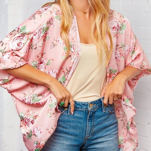 Haptics size Medium Pink Satin Floral Oversized Kimono - Picture 1 of 9